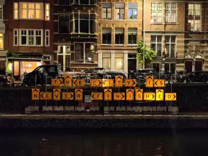 Frans 01 Amsterdam by night